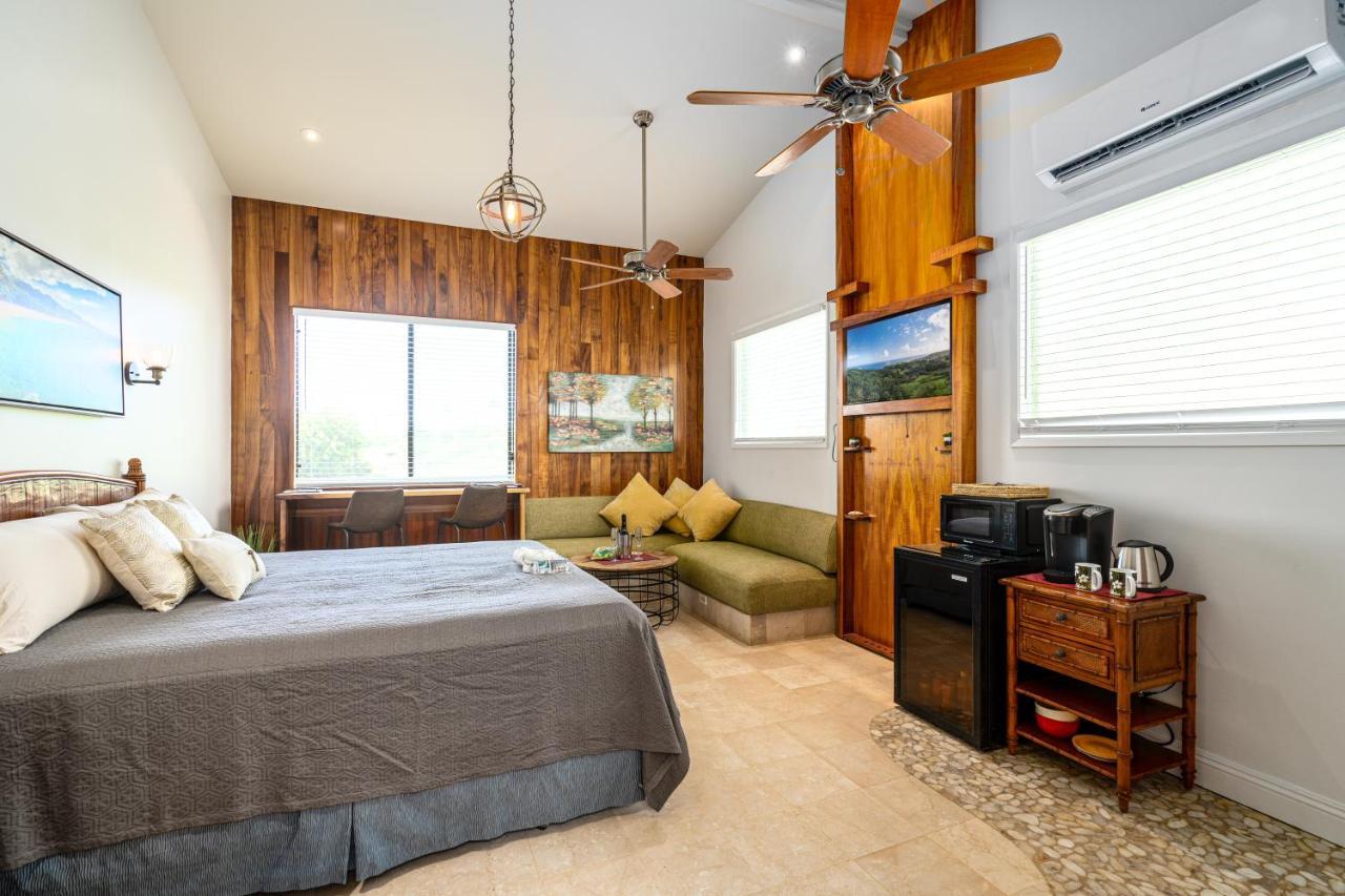 Noahs Hideaway Luxury B&B Lahaina Exterior photo